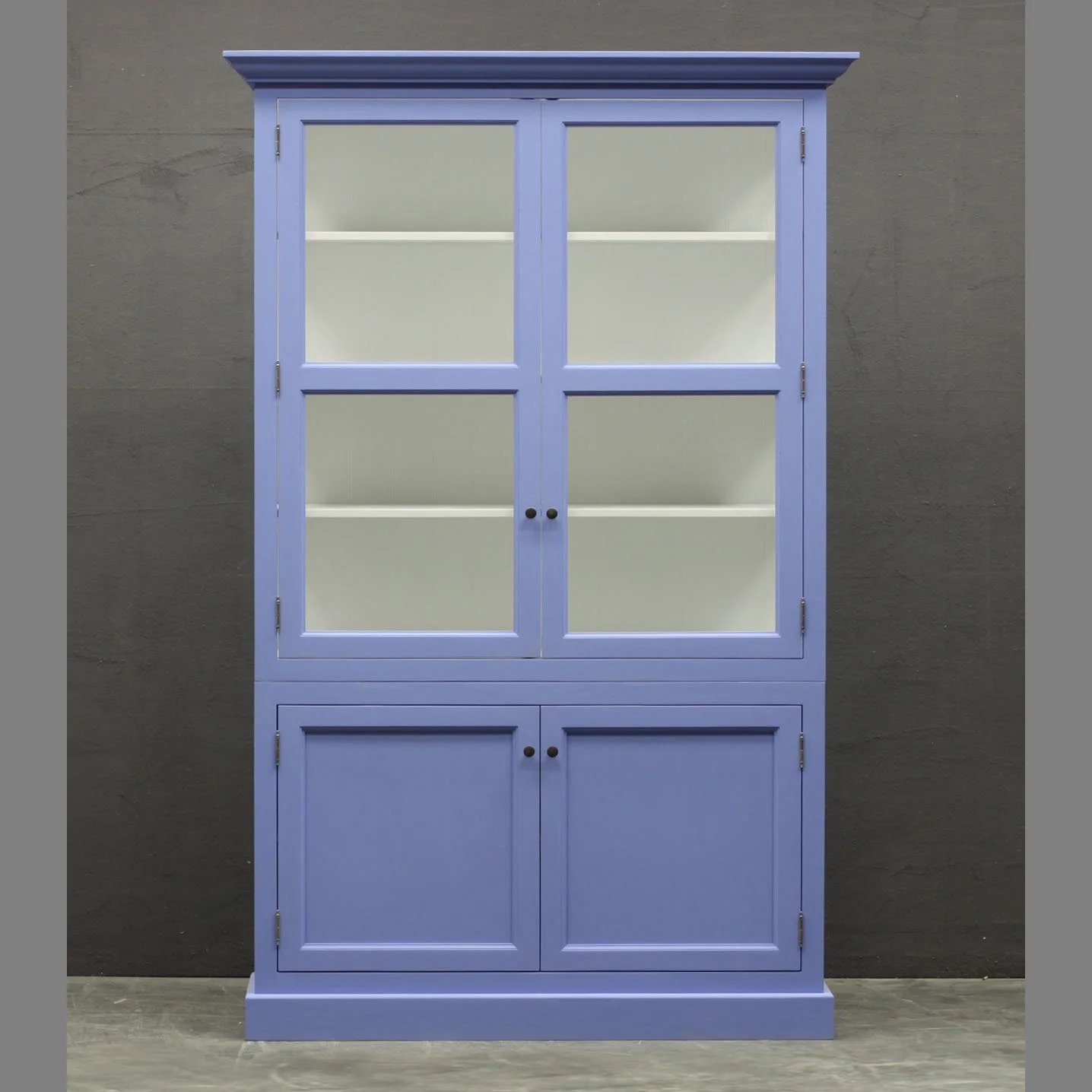2017-Vitrinenschrank-Blue-03.JPG
