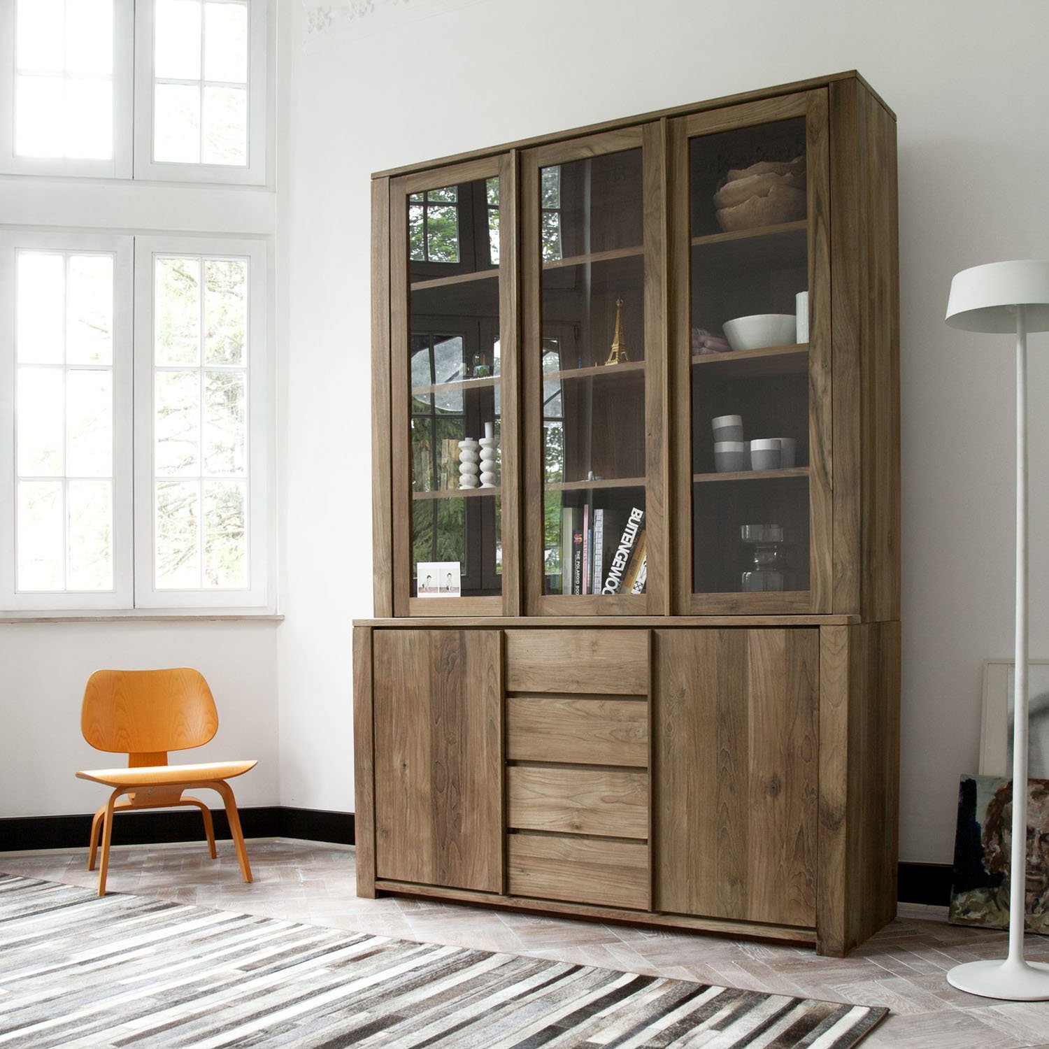 1015344-Ethnicraft-Teak-Schrank-Lodge-3-Glastüren-2-Türen-3-Schubladen-154x36-46x220_02.jpg