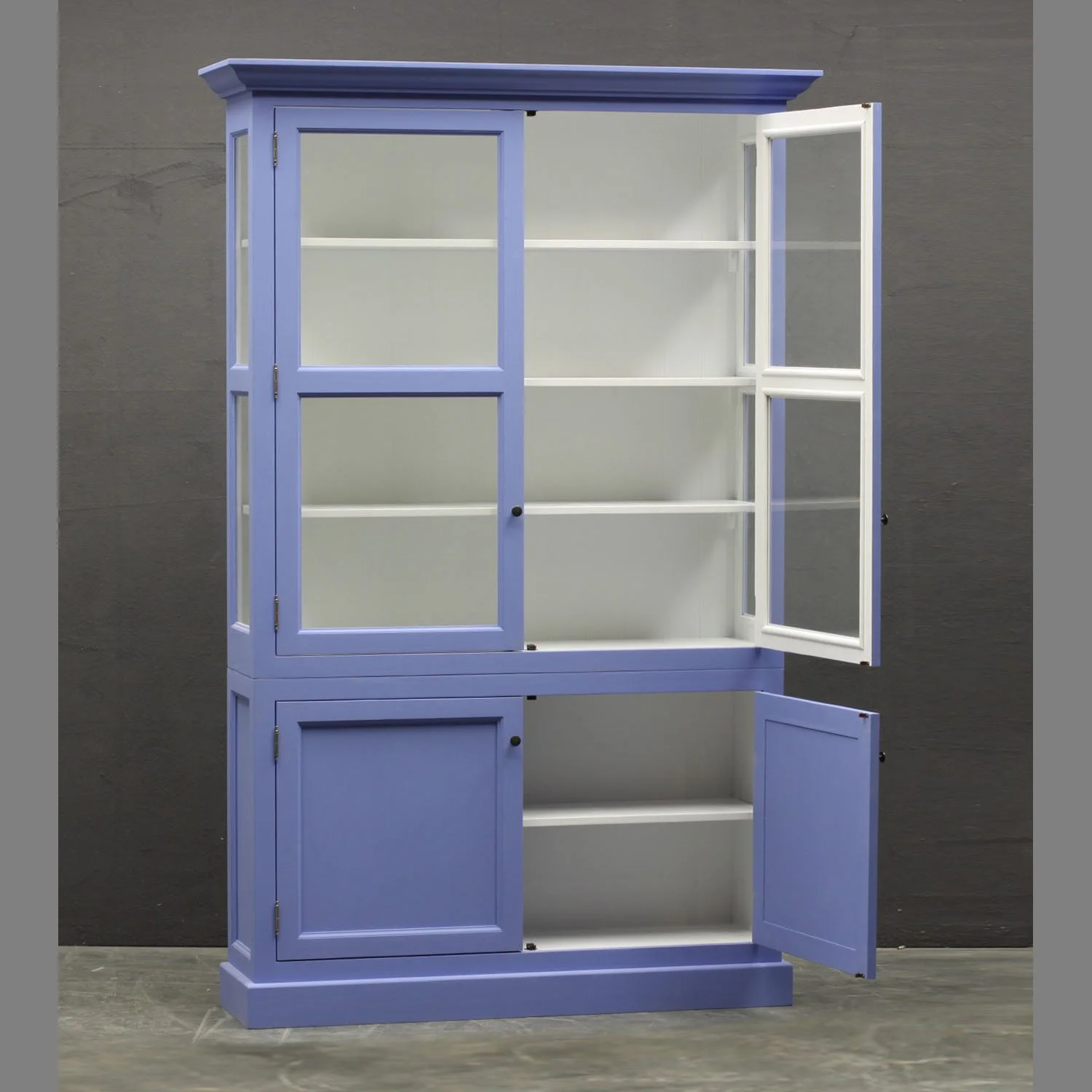 2017-Vitrinenschrank-Blue-04.JPG