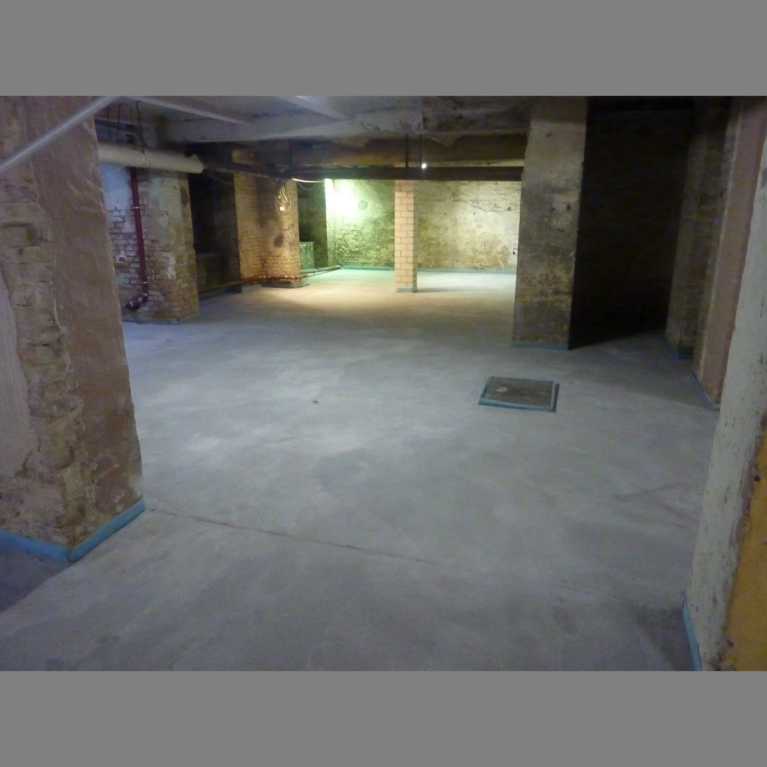 2013-Alt-Moabit-Keller-Exedra_1334.JPG