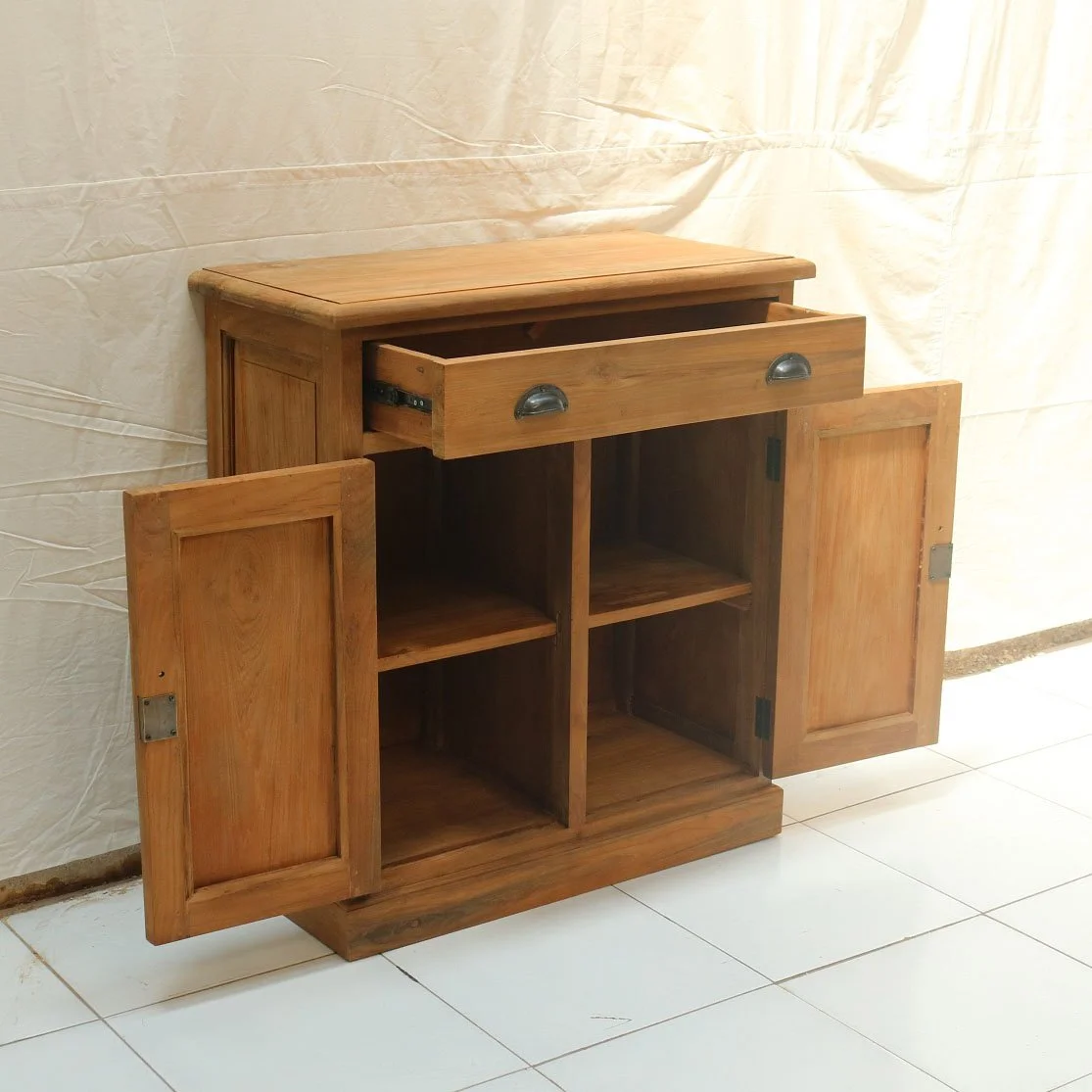 2019-kleines Sideboard-03.JPG
