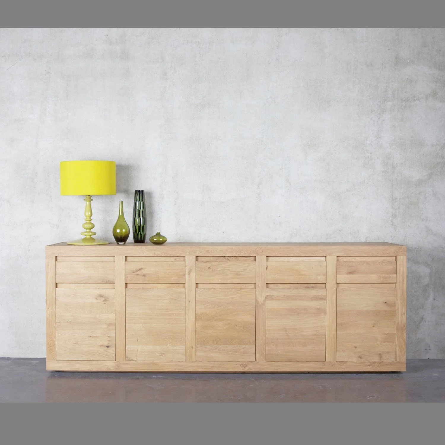 1051078-Ethnicraft-Eiche-Sideboard-5-Türen-5-Schubladen-250x45x90_01.jpg