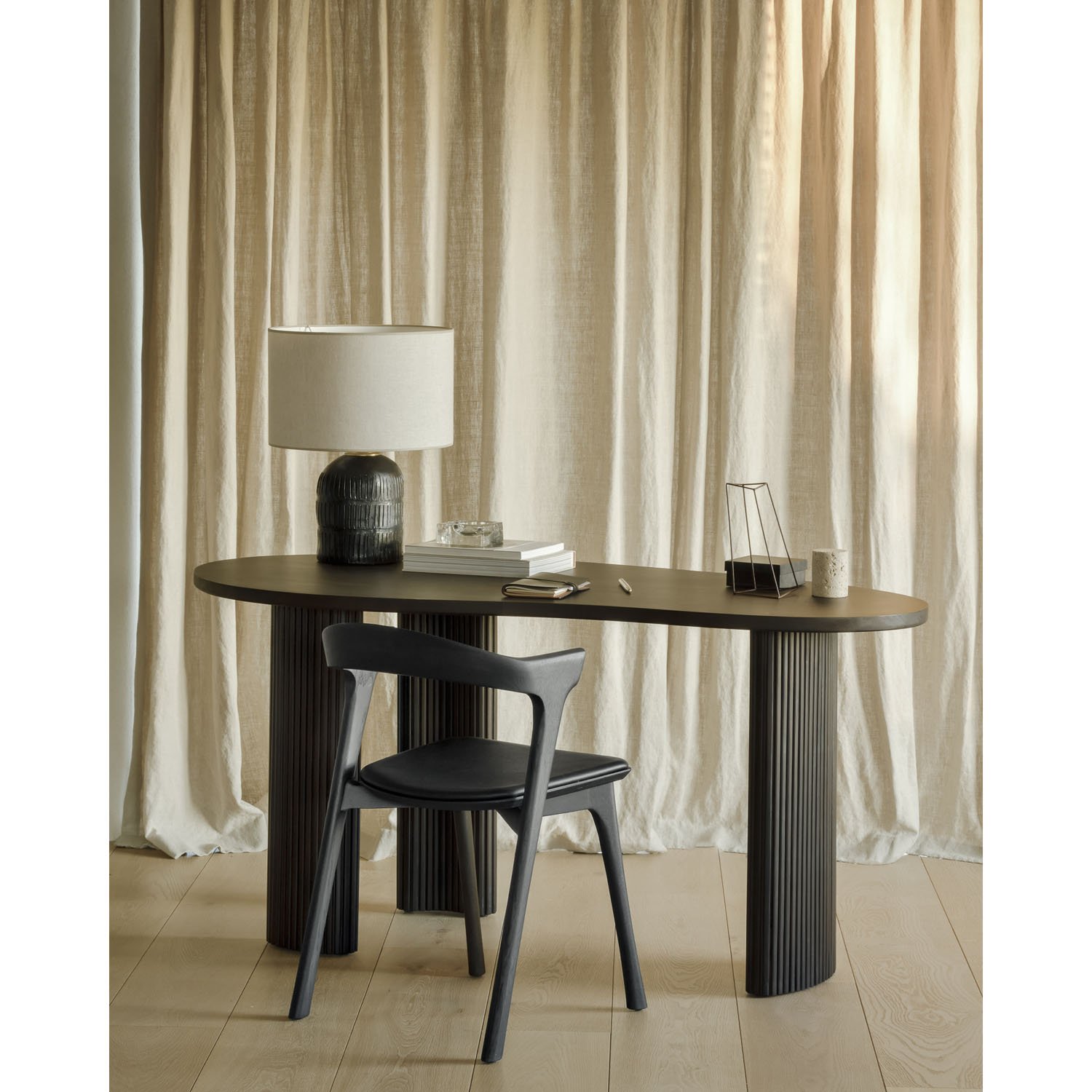 35011_Boomerang_desk_51551_Bok_dining_chair_06_WEB.jpg