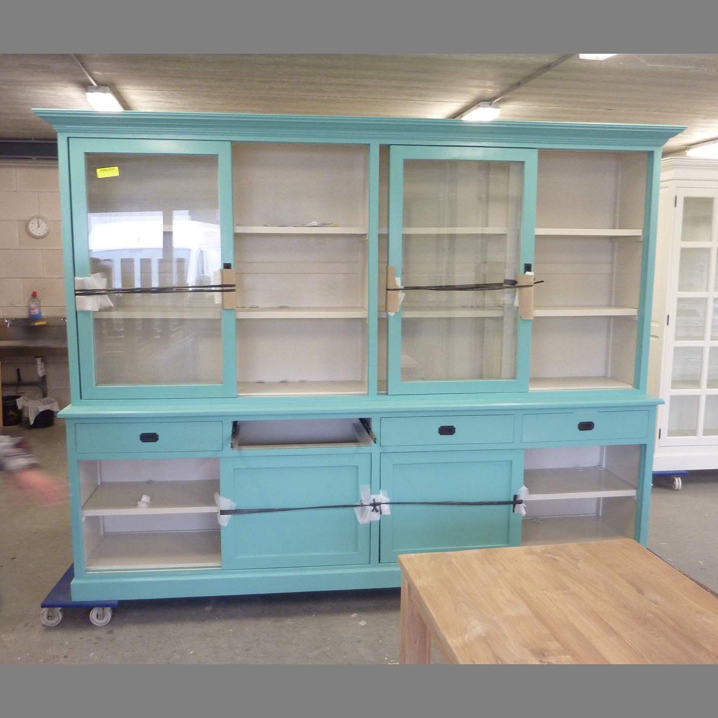 JenE-Schrank-Türkis.jpg