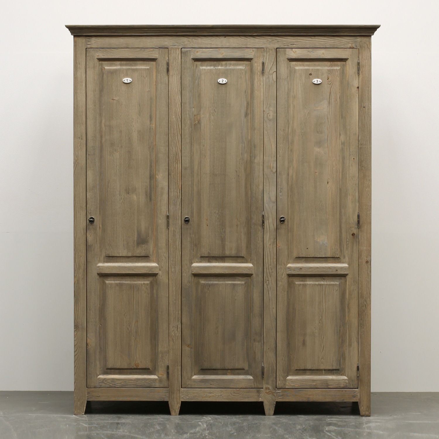 durieux_garderobenschrank-harlem-45D662_02.jpg