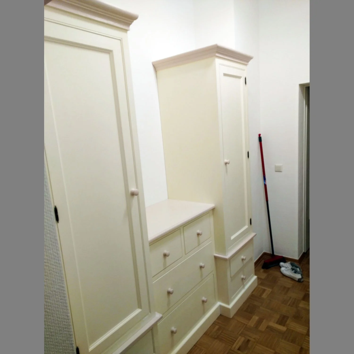 2019-Flurschrank-01.jpg