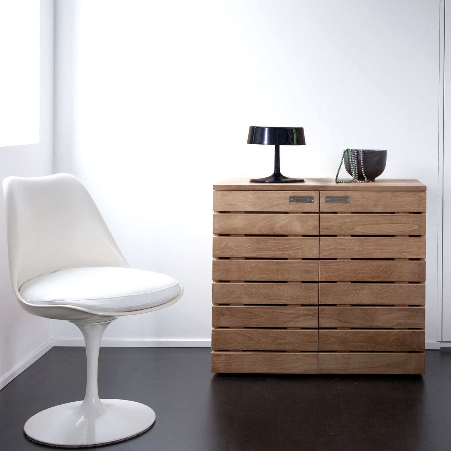 ethnicraft-horizon-teak-_1010605-Ethnicraft-Teak-Regal-Schuhregal-Horizon-2-Türen-1-Schublade-innen-80X40X75_04.jpg