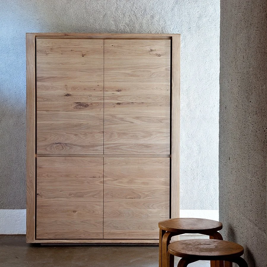 1051374-Ethnicraft-Eiche-Schrank-Shadow-4-Türen-115x45x160_01.jpg