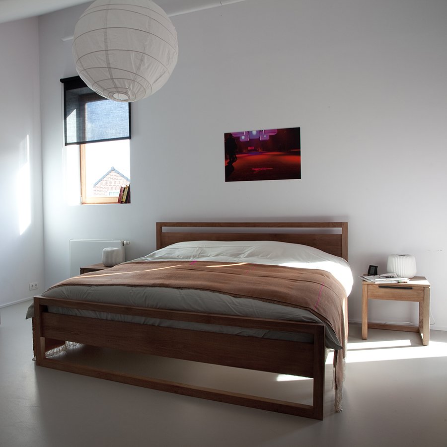 1011131-Ethnicraft-Teak-Light-Frame-Bett-ohne-Lattenrost-Matratze-180-200-191x210x95_02.jpg