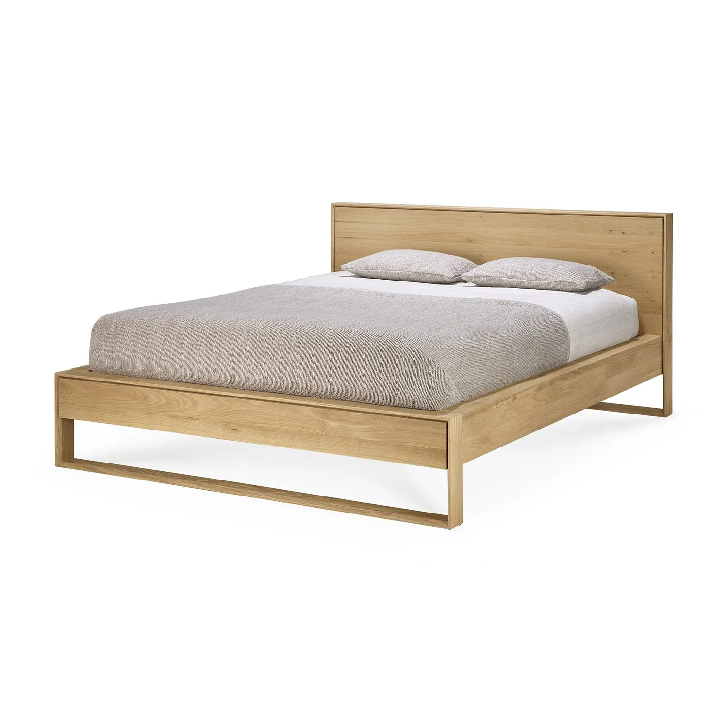 51215_51216_51217_51218_51219_Oak_Nordic_II_bed_side_cut_WEB.jpg
