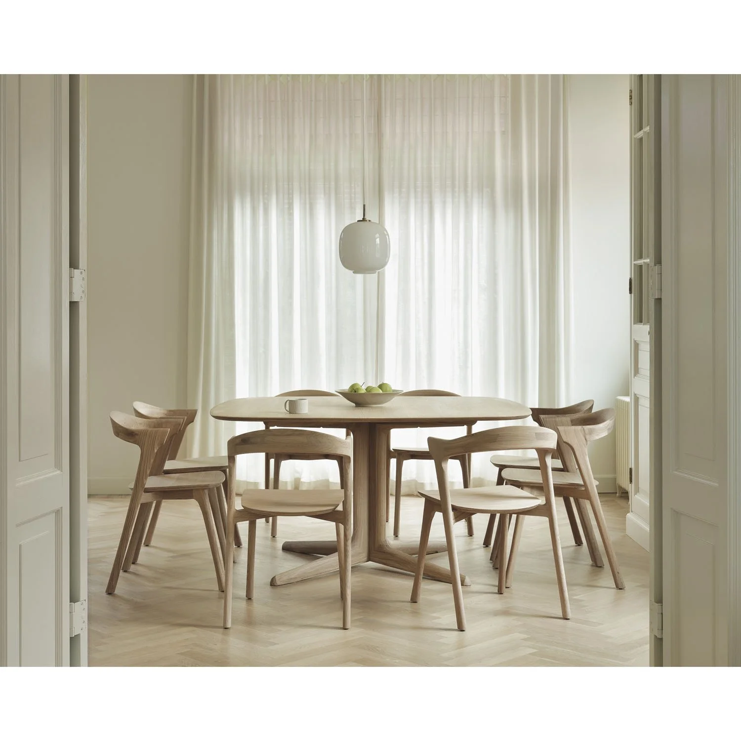 50997_Corto_dining_table_51490_Bok_dining_chair_03_WEB.jpg