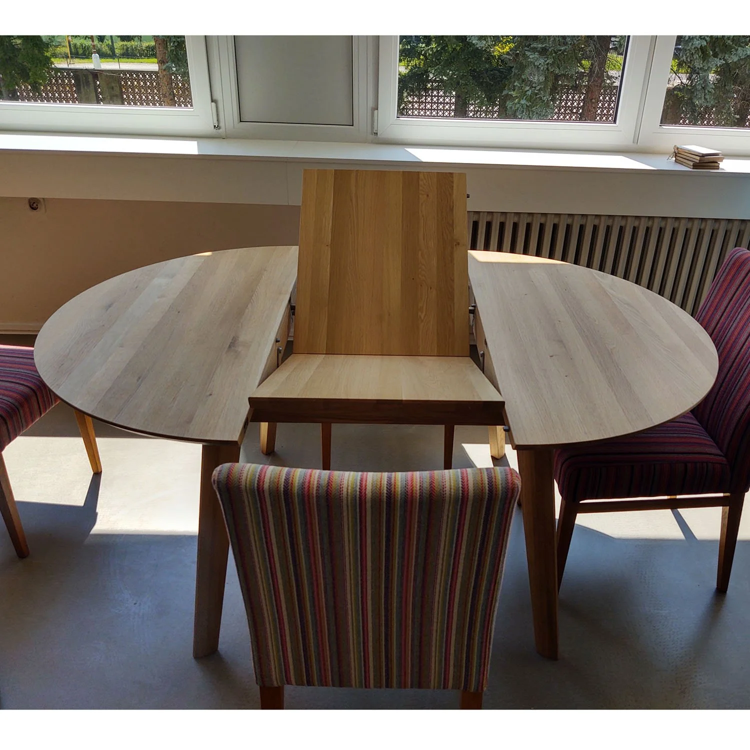 Kona-Tisch-showroom-linea-d.jpg
