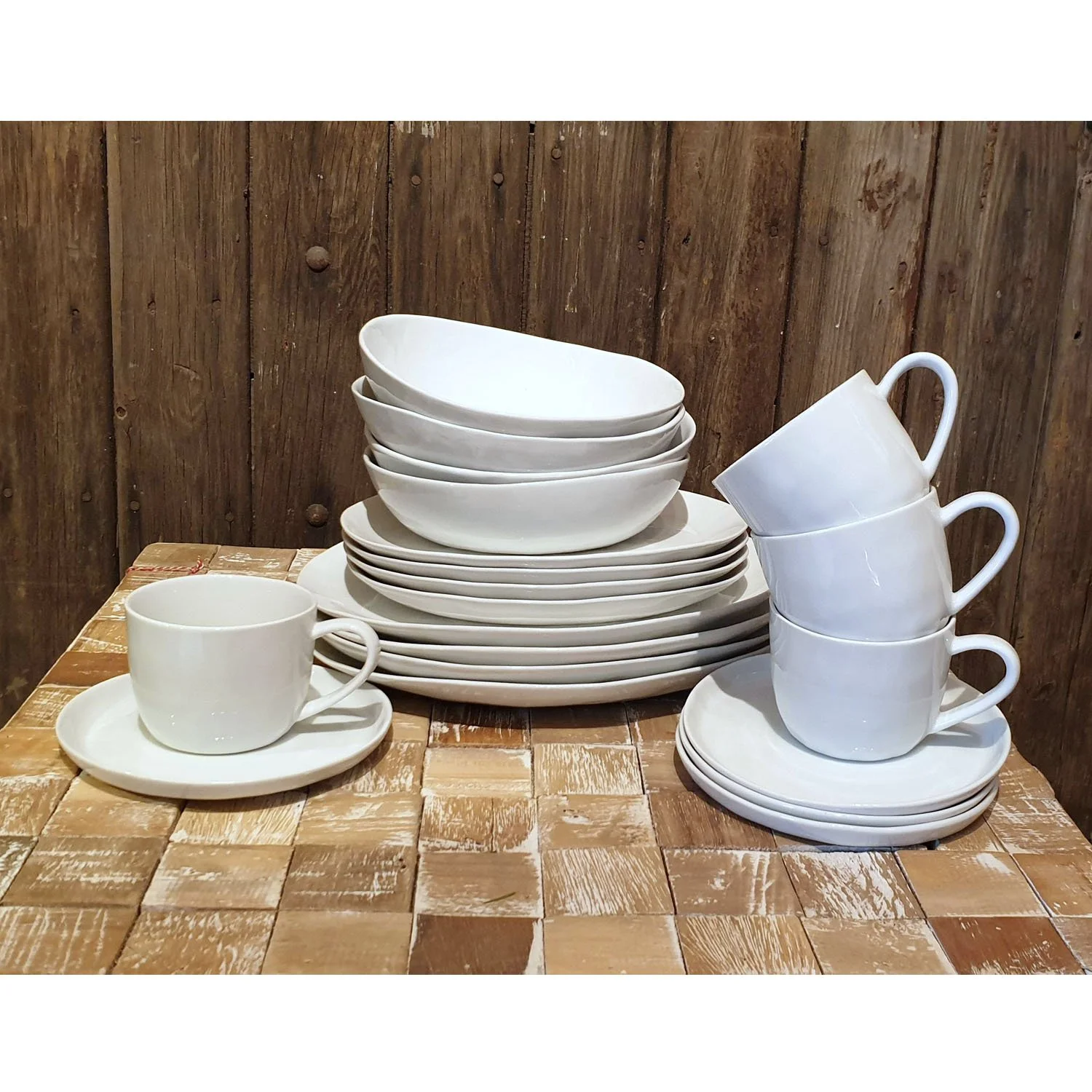 Geschirrset-Porcelino-oval-4 Personen-Pomax.jpg