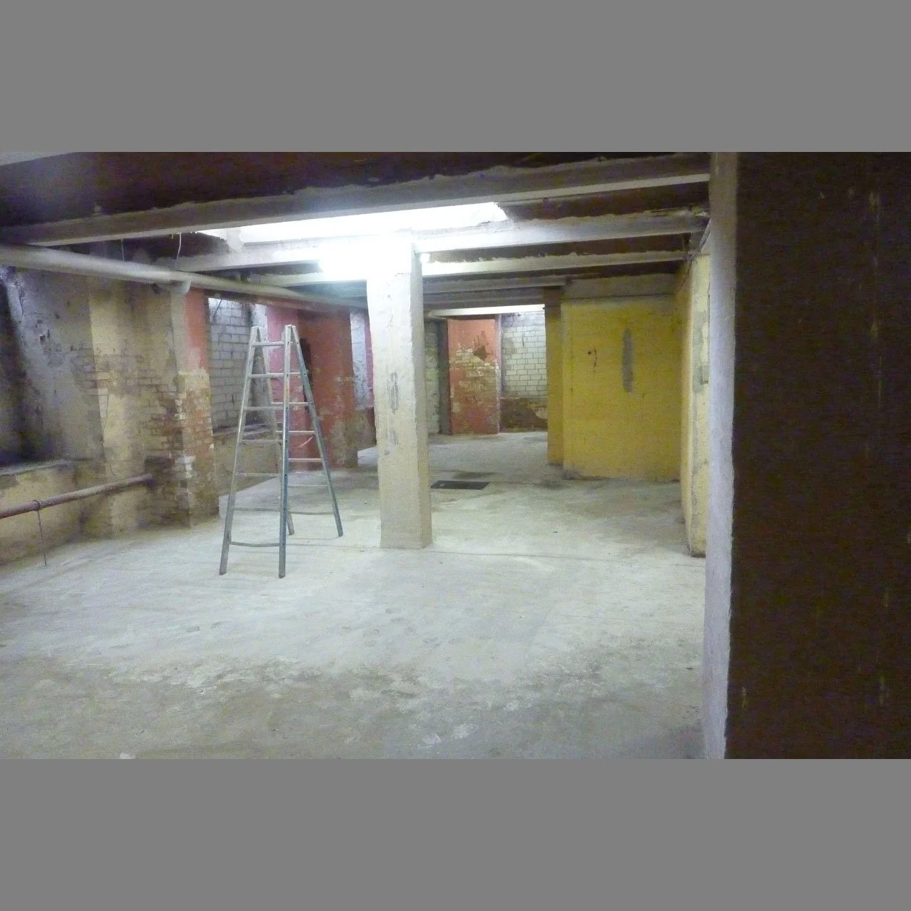 2013-Alt-Moabit-Exedra_1278.JPG