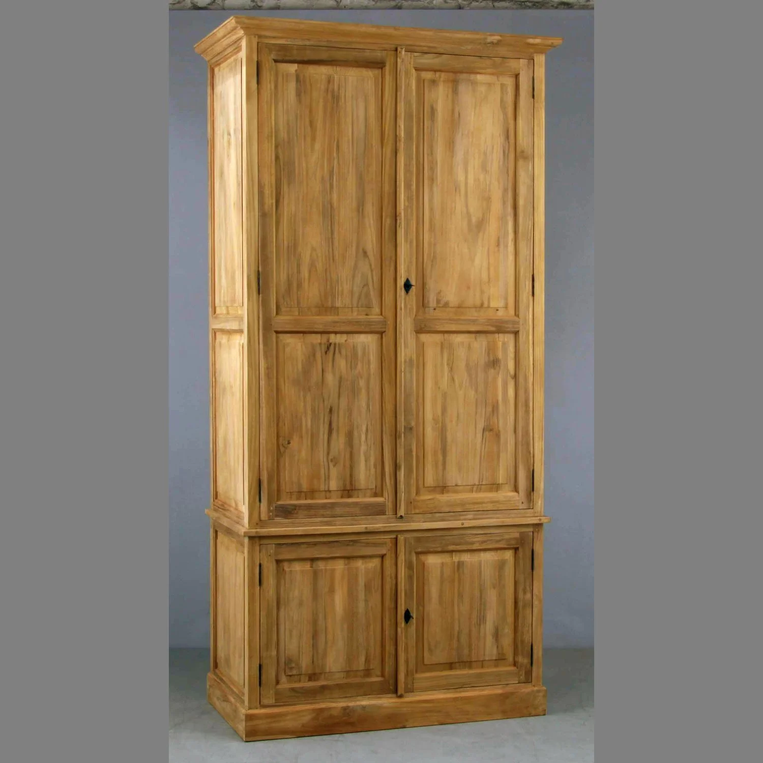 2011-Kleiderschrank-Schargi-01.jpg