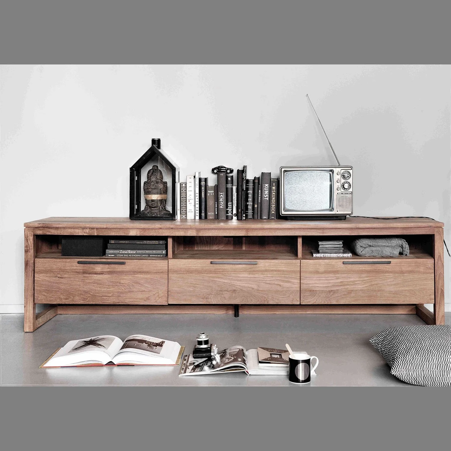 1011197-Ethnicraft-Teak-TV-Sideboard-LF-3-Schubladen-211x46x53_02.jpg