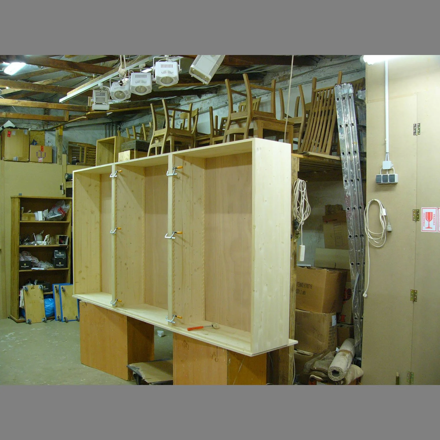 2008-weisser-Buecherschrank-02.JPG