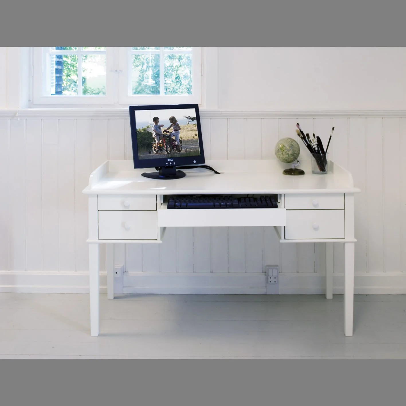 oliver-furniture_021012.jpg