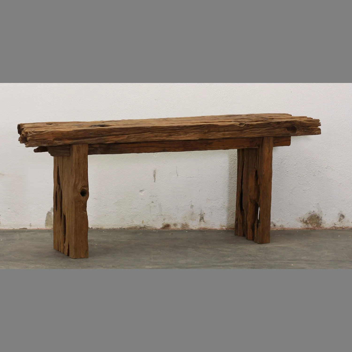 JenE-sidetable-baumstamm-2.jpg