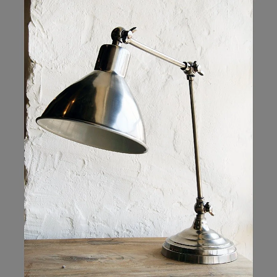 Braxton_3261012 Tischlampe von unten.jpg
