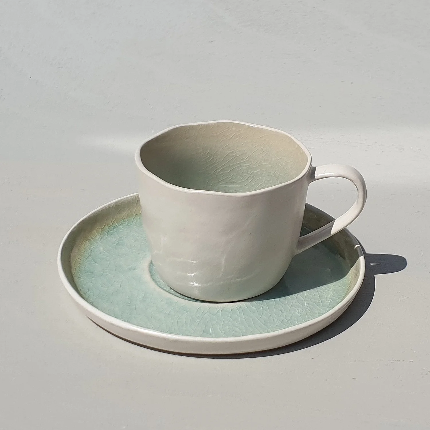 33024-21_Kaffeetasse mit Untertasse-Aquatic-Pomax-03.jpg