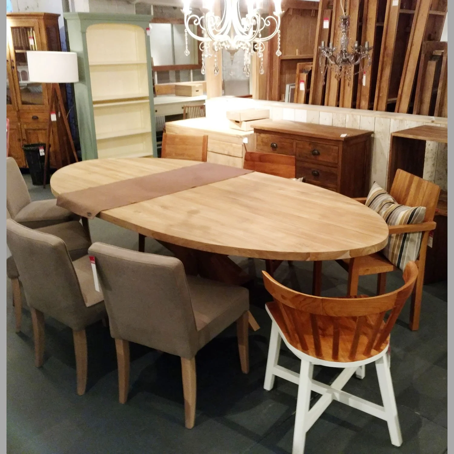Tisch-OT-Design-Nias-oval.jpg