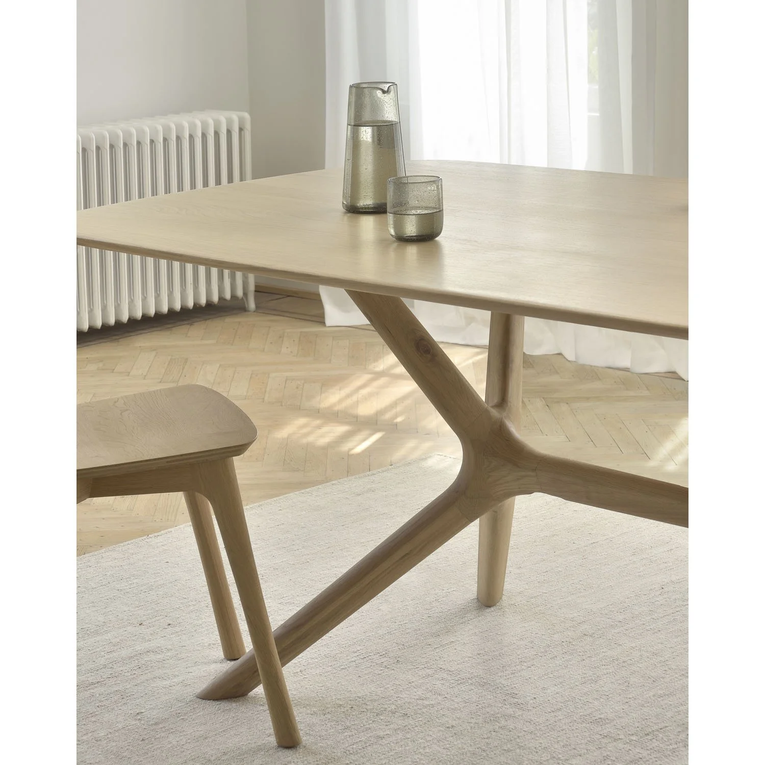50028_Oak_X_dining_table_det1_WEB.jpg