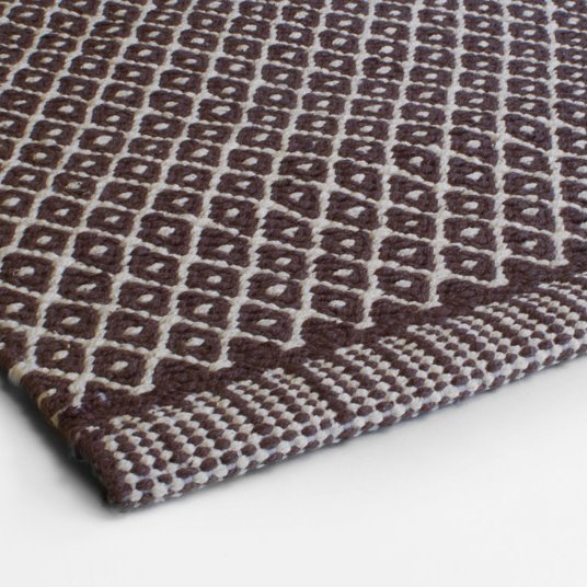 3113-Aspegren-rug-rhombe-brown-3113-3114-closeup-web5.jpg