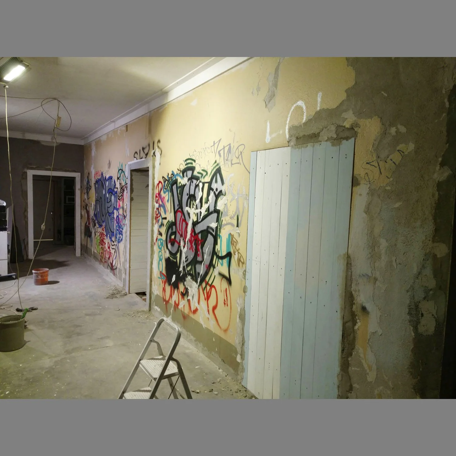 2018-10-19-Waende-oben-Exedra_2112.jpg
