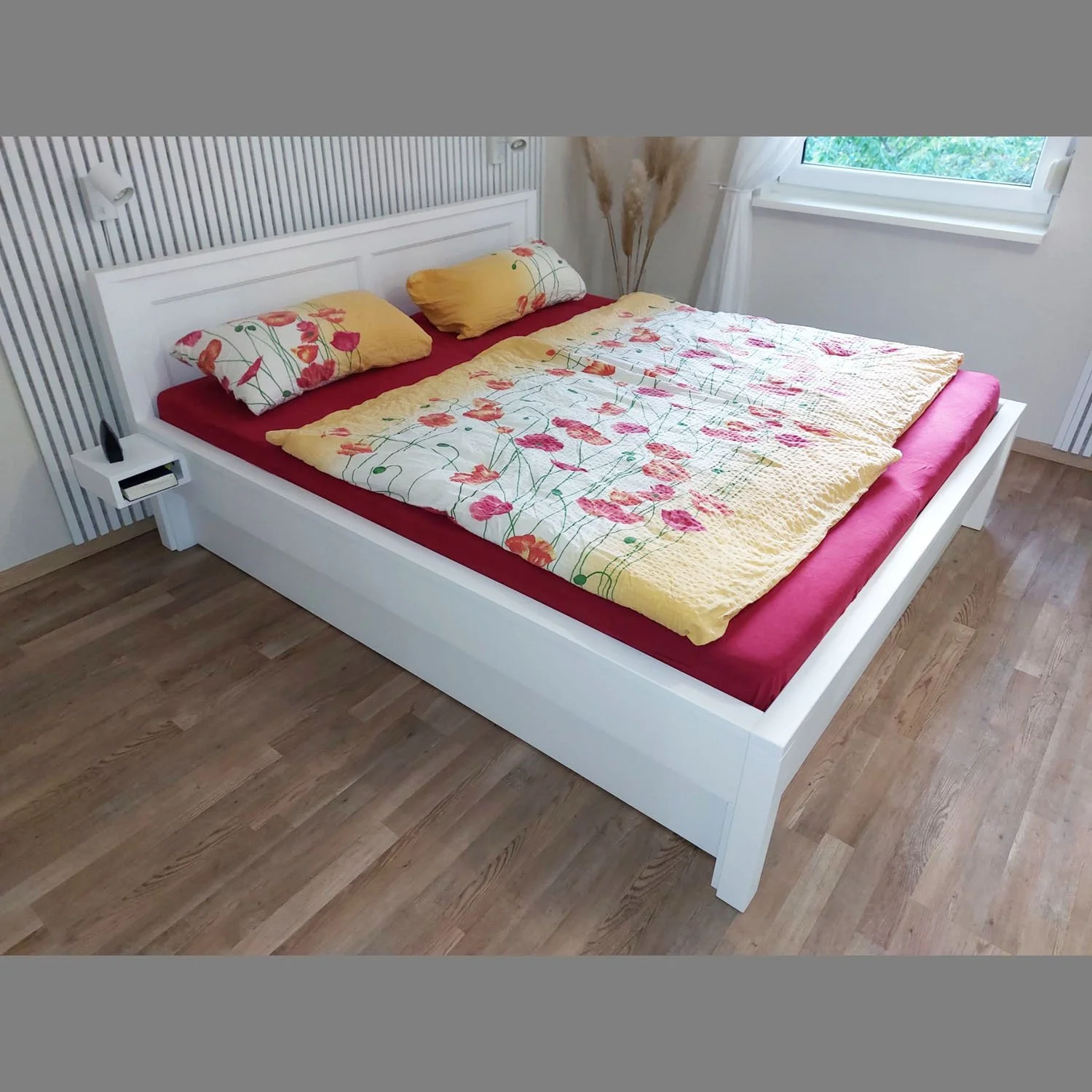 2023-Bett-mit-Kasten-01.jpg