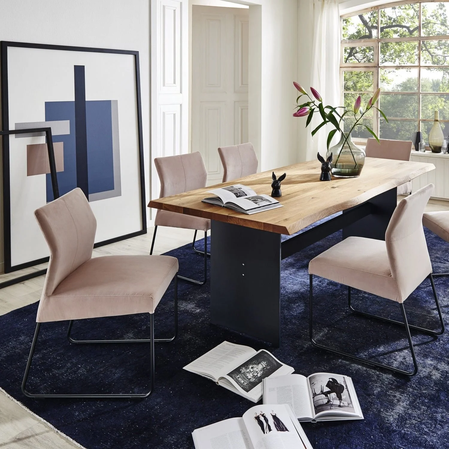 Nouvion-Gruppe-124-Tisch-Eiche-B-Austin-Stuhl.jpg