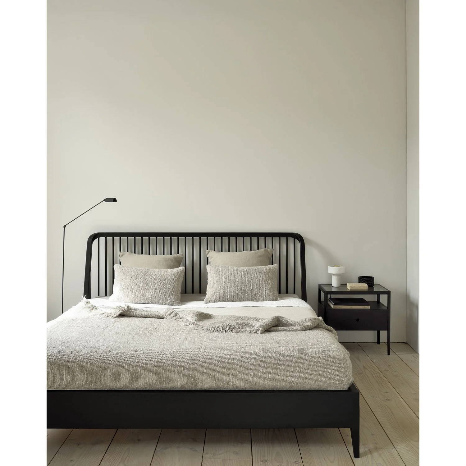 51236_51235_Oak_black_Spindle_bed_bedside_table_21051_21052_Oat_Nomad_throw_cushion_21053_Oat_lin_sauvage_1_WEB.jpg