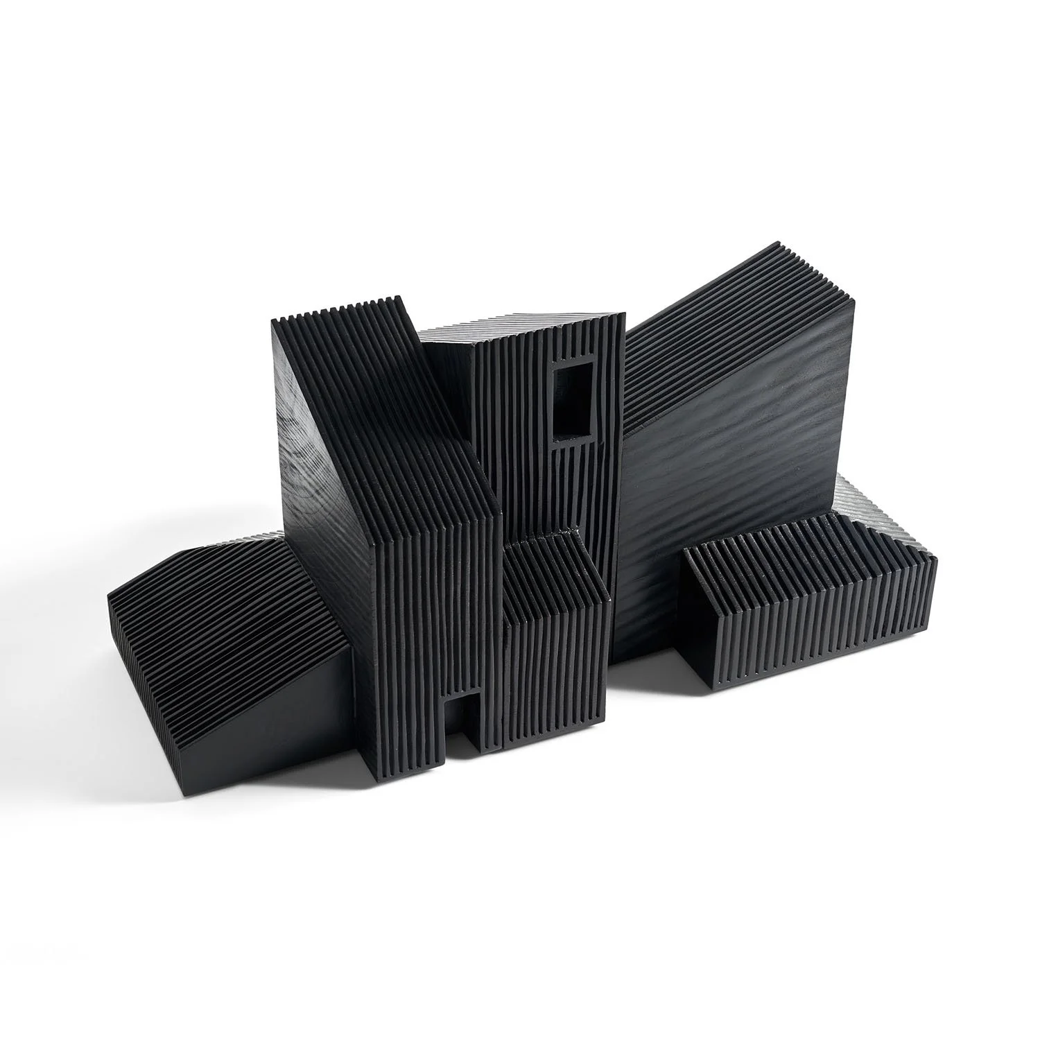 29613_Black_Modem_Farm_House_Object_mahogany_side01_cut_WEB.jpg