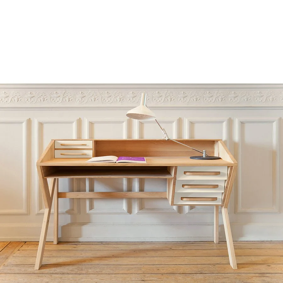 1045056-Ethnicraft-Eiche-Schreibtisch-Cream-135x55x94_02.jpg