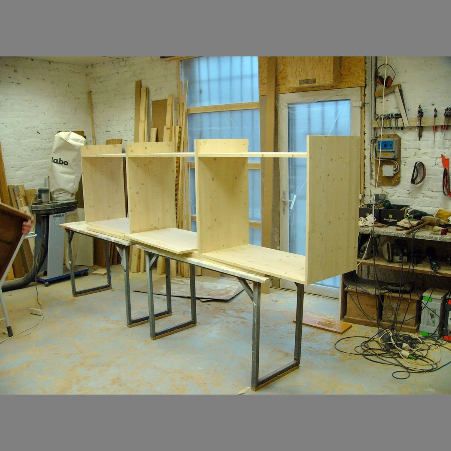2008-weisser-Buecherschrank-03.JPG