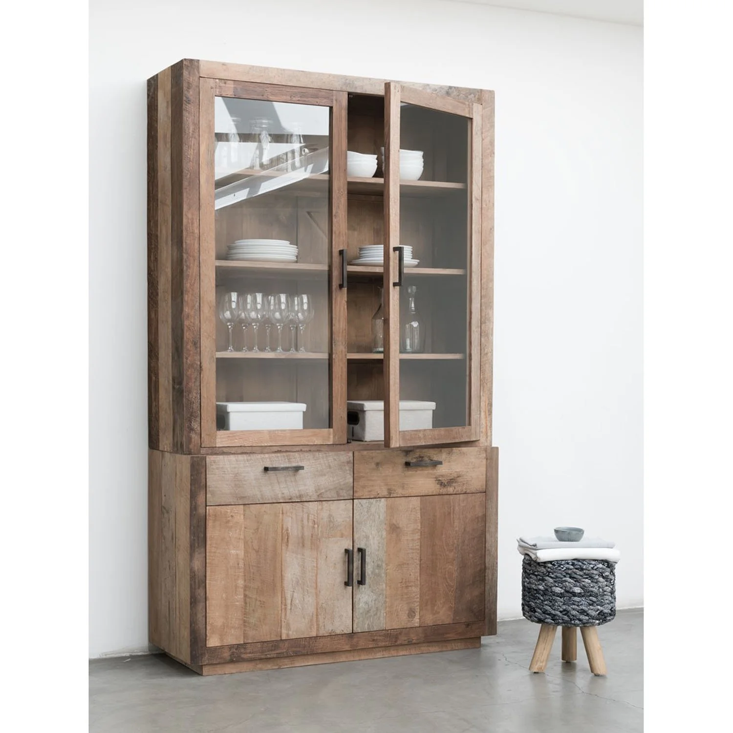 D-Bodhi_buffetkast-float-2-glazen-deuren-2-laden-220x130x45-cm-4.jpg