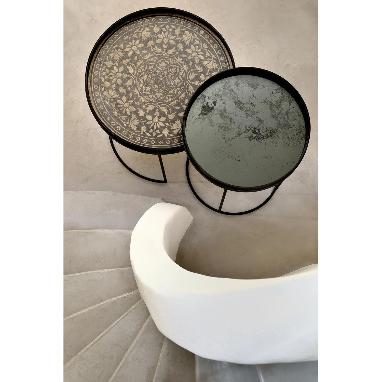 20436_Black_Marrakesh_wooden_tray_20301_Clear_mirror_tray_WEB.jpg