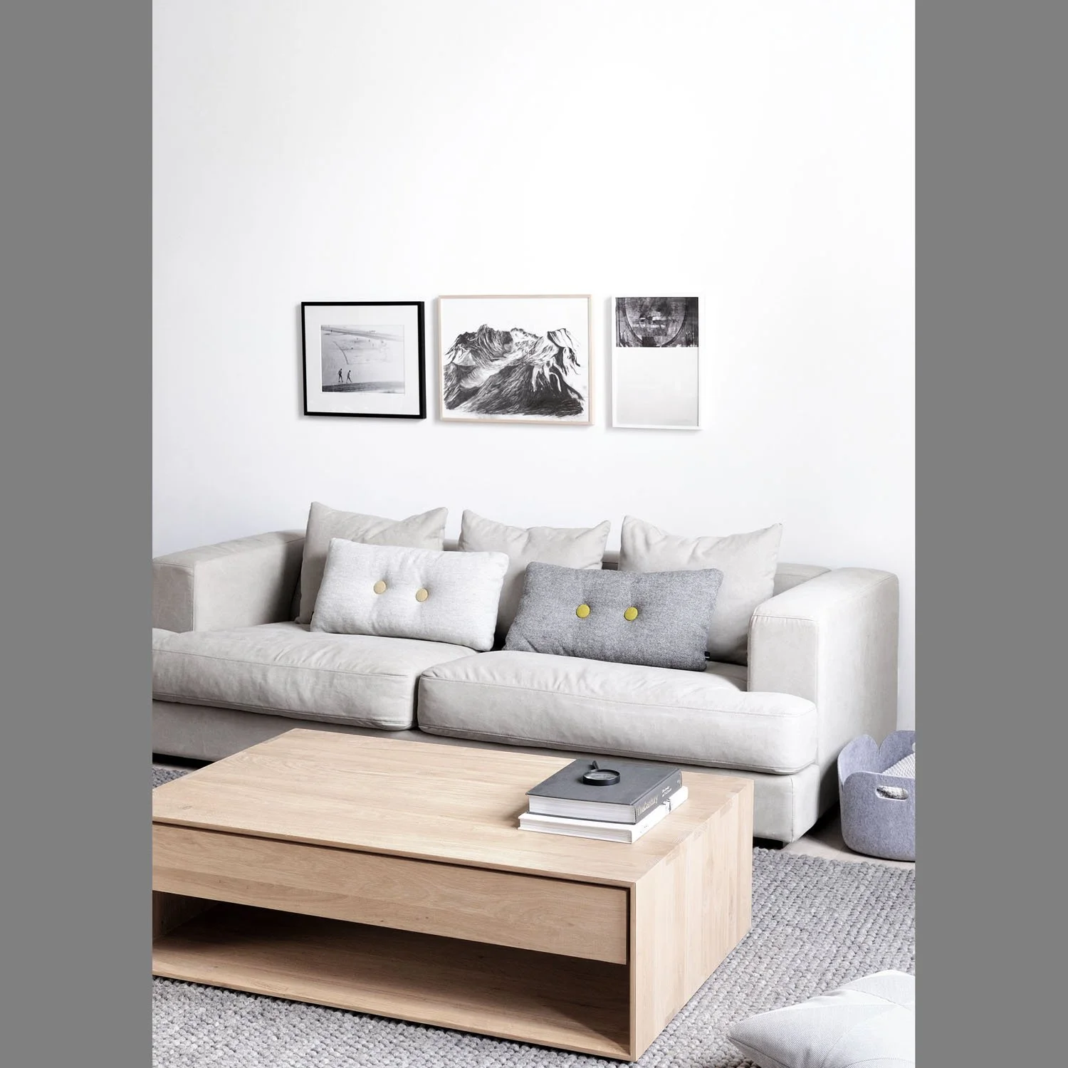 1051445-Ethnicraft-Eiche-Couchtisch-Nordic-1-Schublade-120x70x35_01.jpg