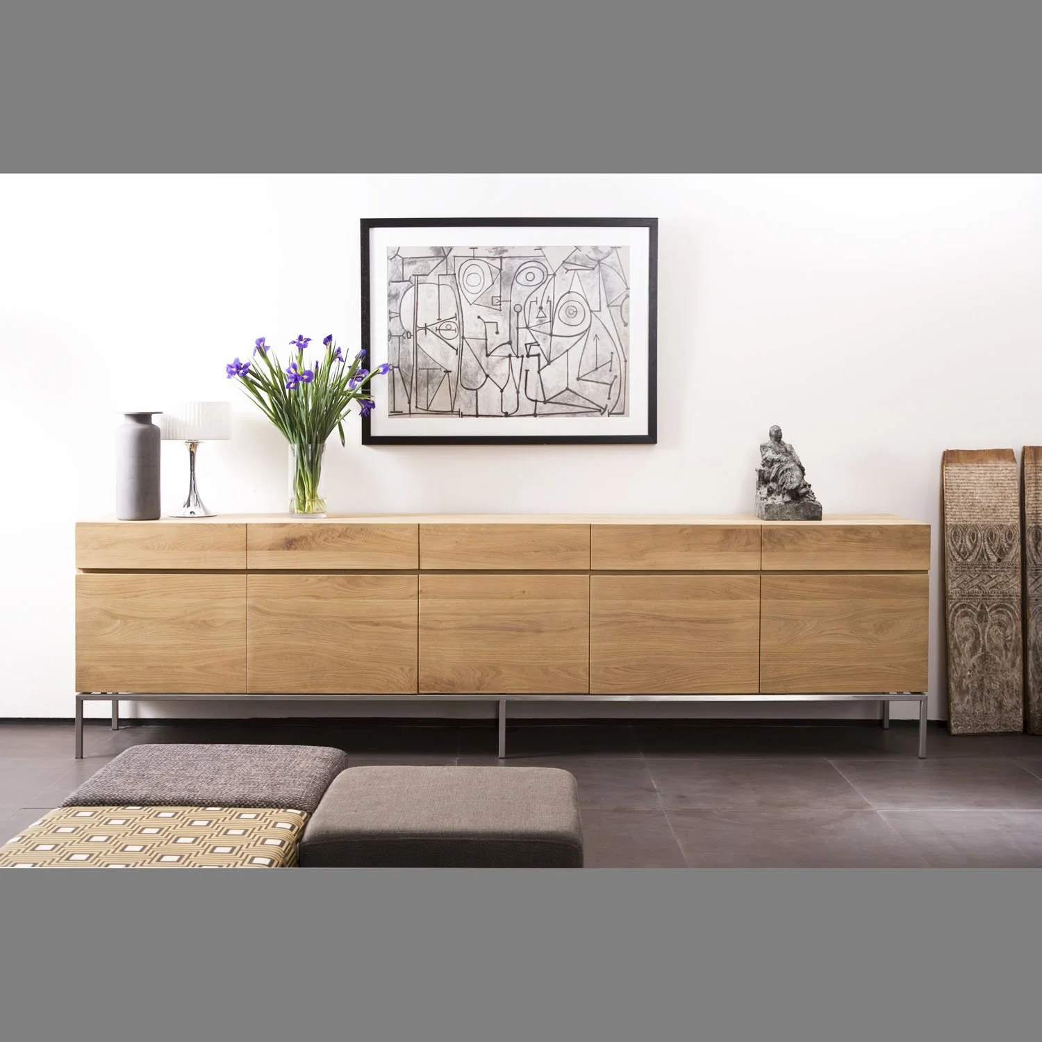 1050952-Ethnicraft-Eiche-Sideboard-Ligna-5-Türen-5-Schubladen-275x45x78_01.jpg