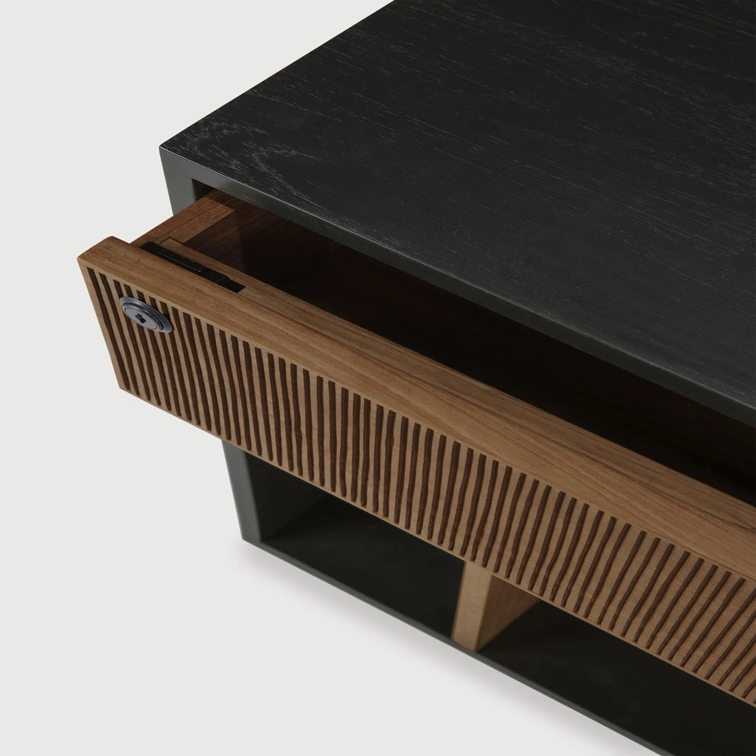 1010126_Oscar_drawer_unit_varnished_teak_1_drawer_det03_HQ.jpg
