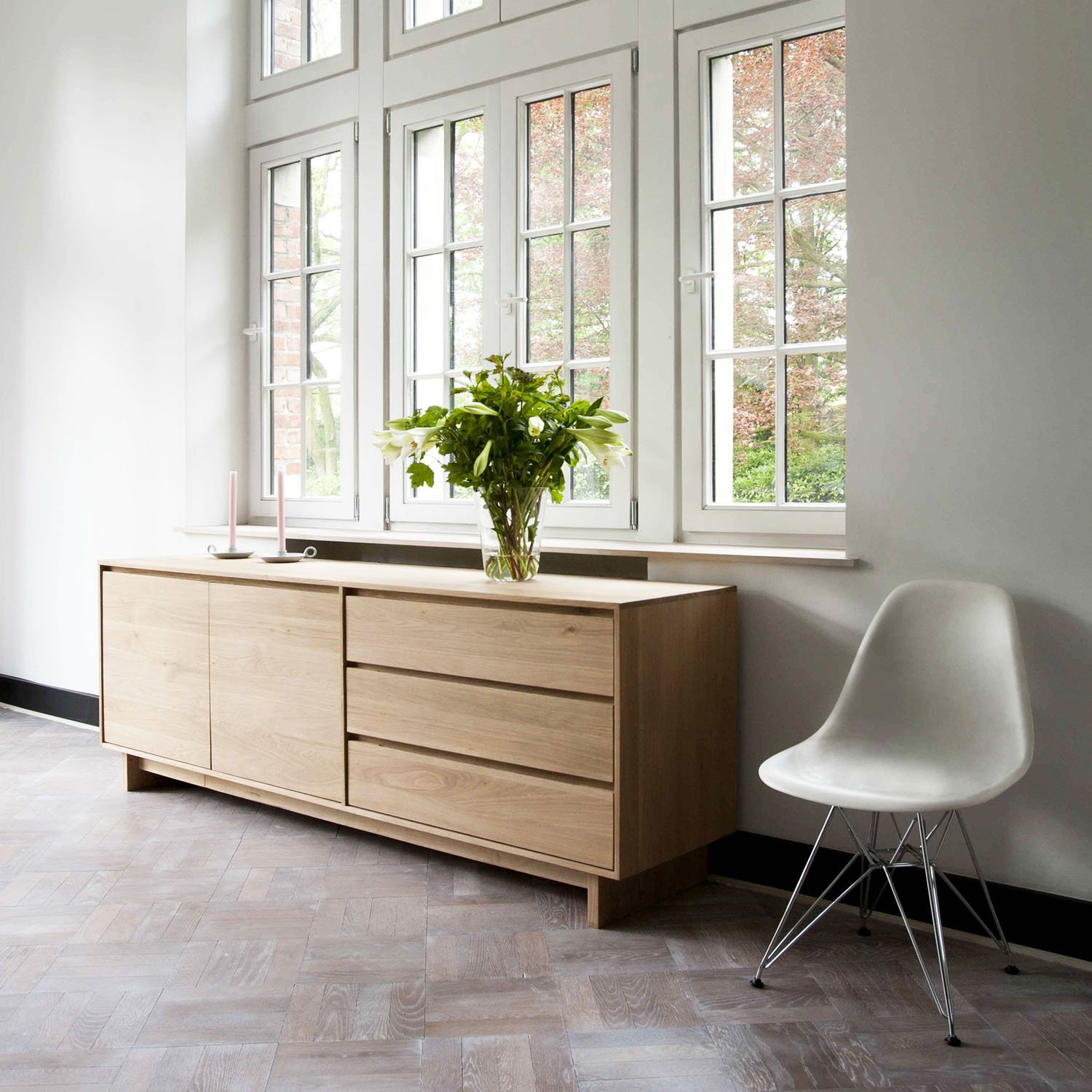 1051451-Ethnicraft-Eiche-Sideboard-Wave-_02.jpg