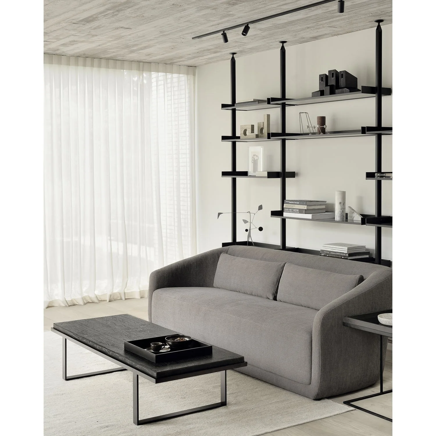 20151_Trapeze_sofa_pepper_25944_Stability_coffee_table_umber_21701_Sand_rug_WEB.jpg