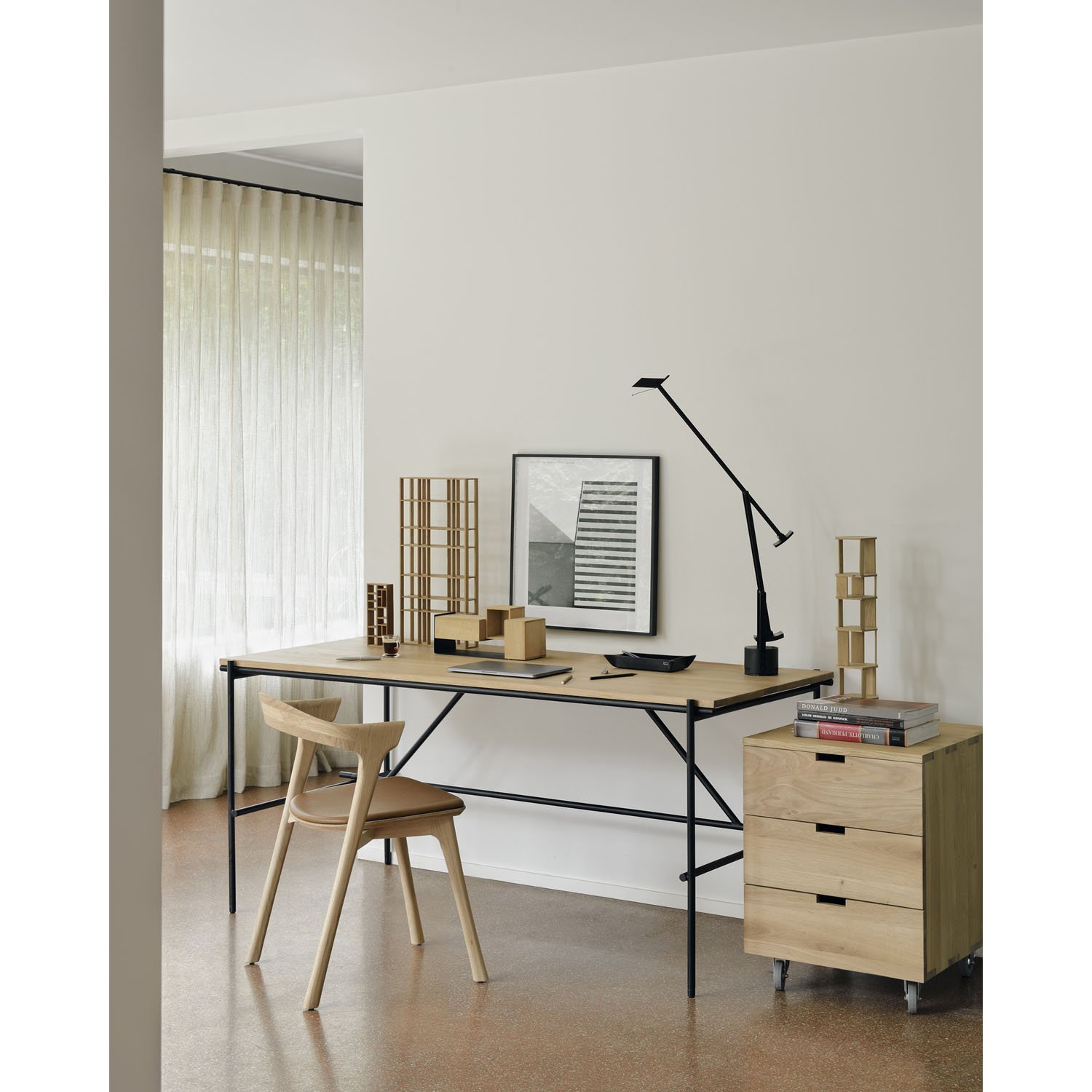 50115_Oak_Oscar_desk_51488_Oak_Bok_dining_chair_cognac_leather_50620_Oak_Billy_drawer_unit_WEB.jpg
