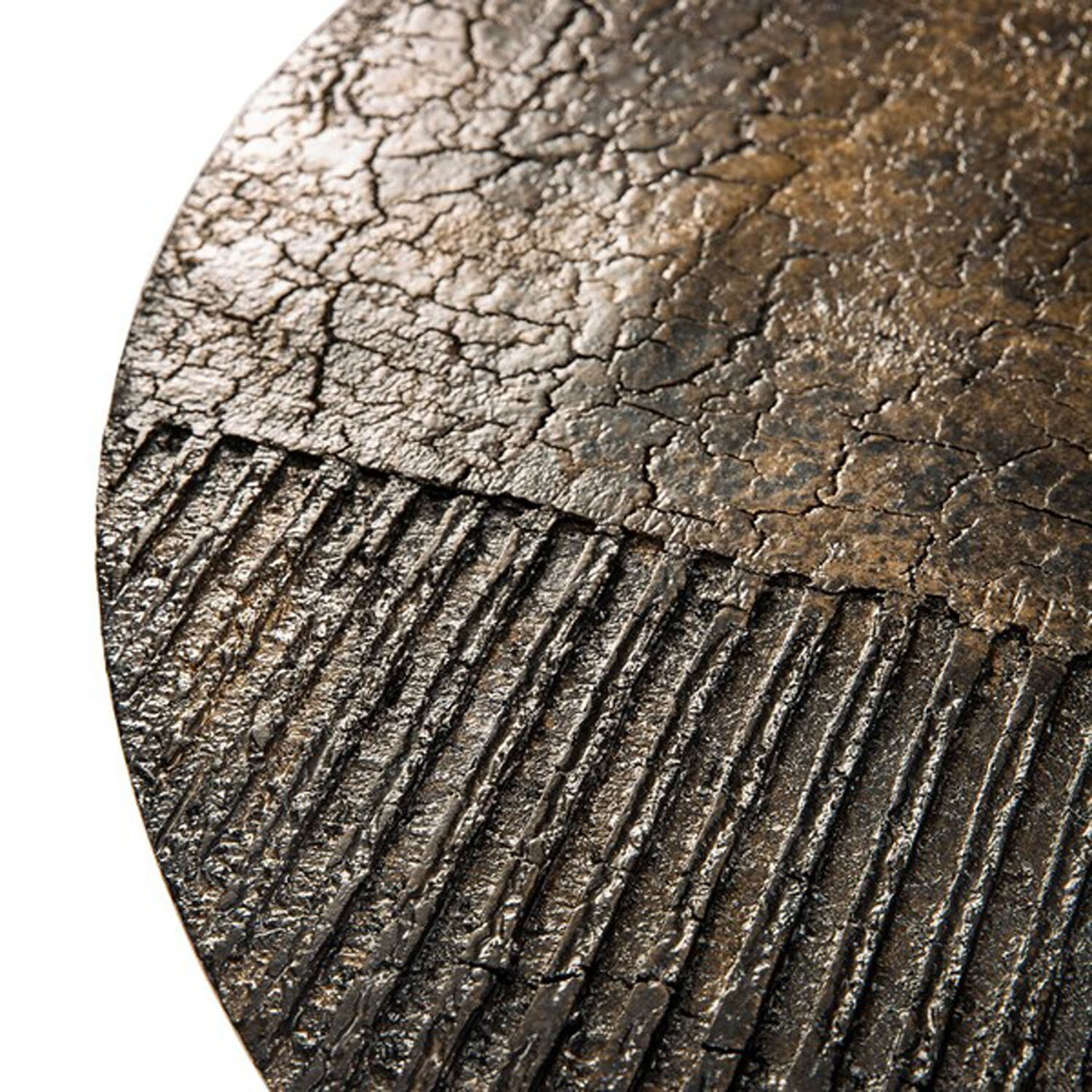 25906-luna-lava linear-whiskey-closeup.jpg