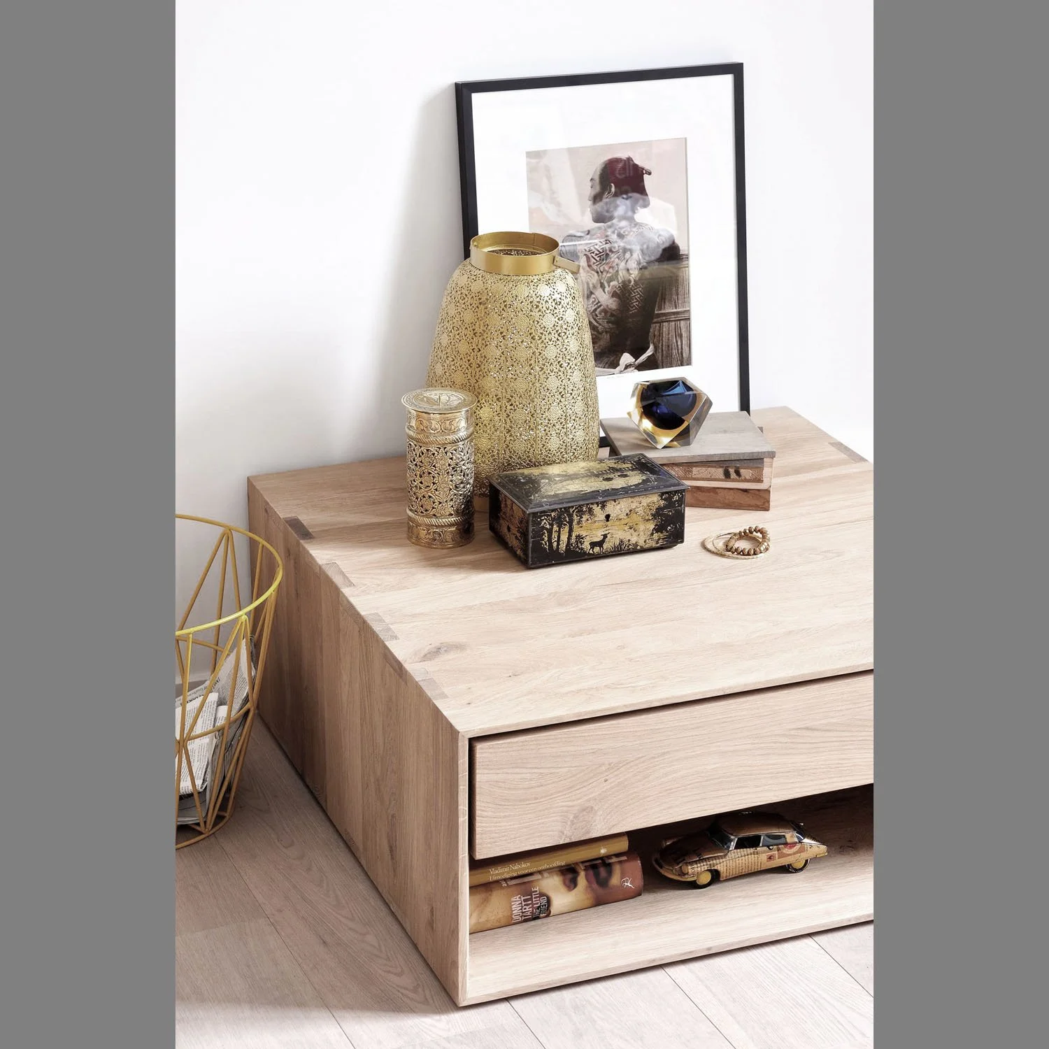 1051446-Ethnicraft-Eiche-Couchtisch-Nordic-1-Schublade-80x80x35_01.jpg