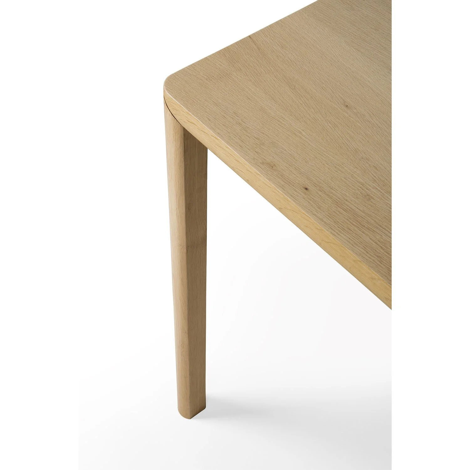 50261_Oak_Air_dining_table_det02_cut_web.jpg