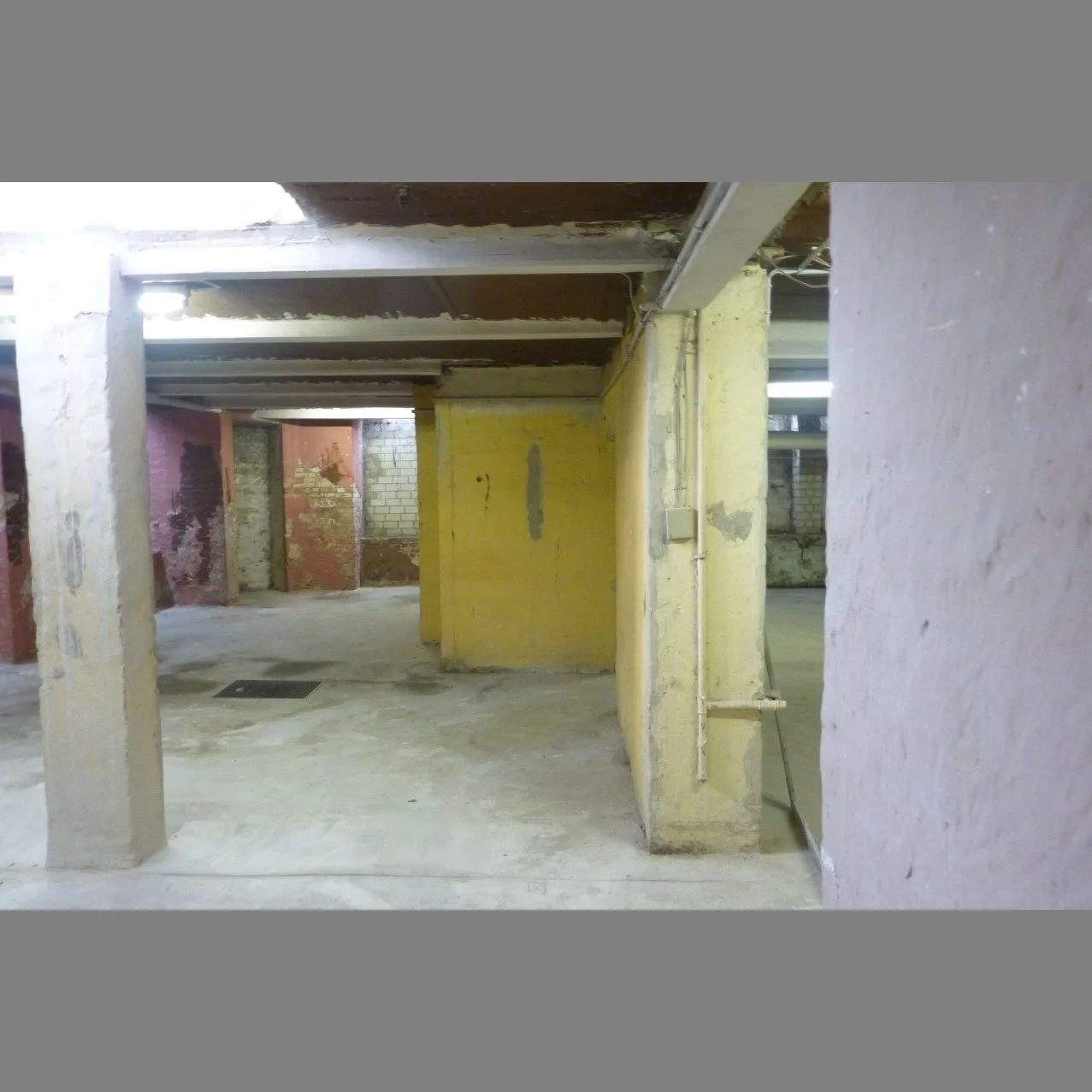 2013-Alt-Moabit-Exedra_1282.JPG