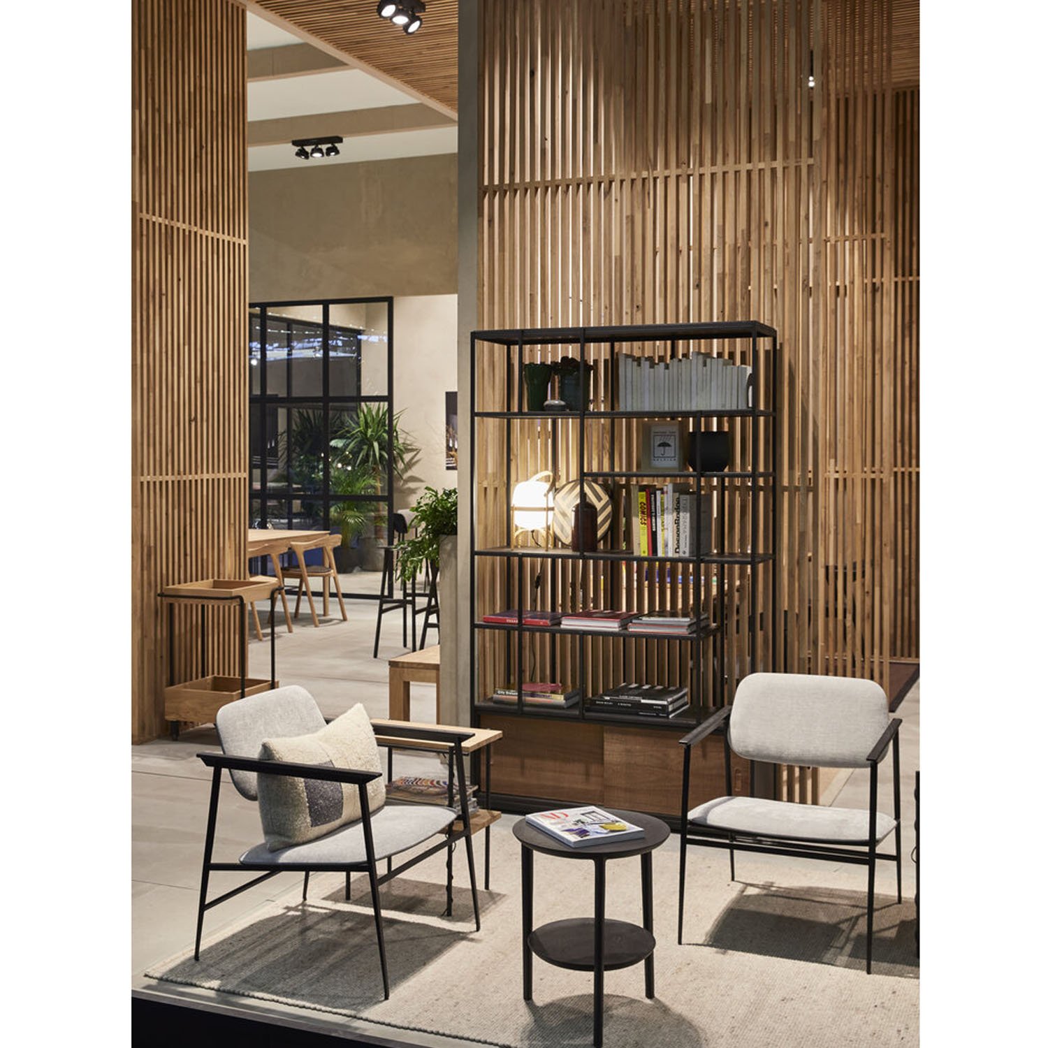 10082 Teak Studio rack - 2 sliding doors 120x40x205_f_high-02.jpg