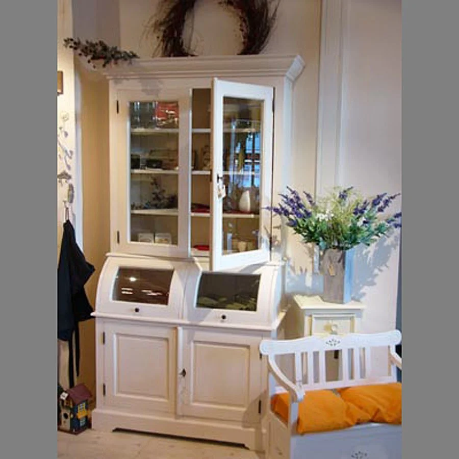 2005-Heidestr_weisser_schrank.jpg