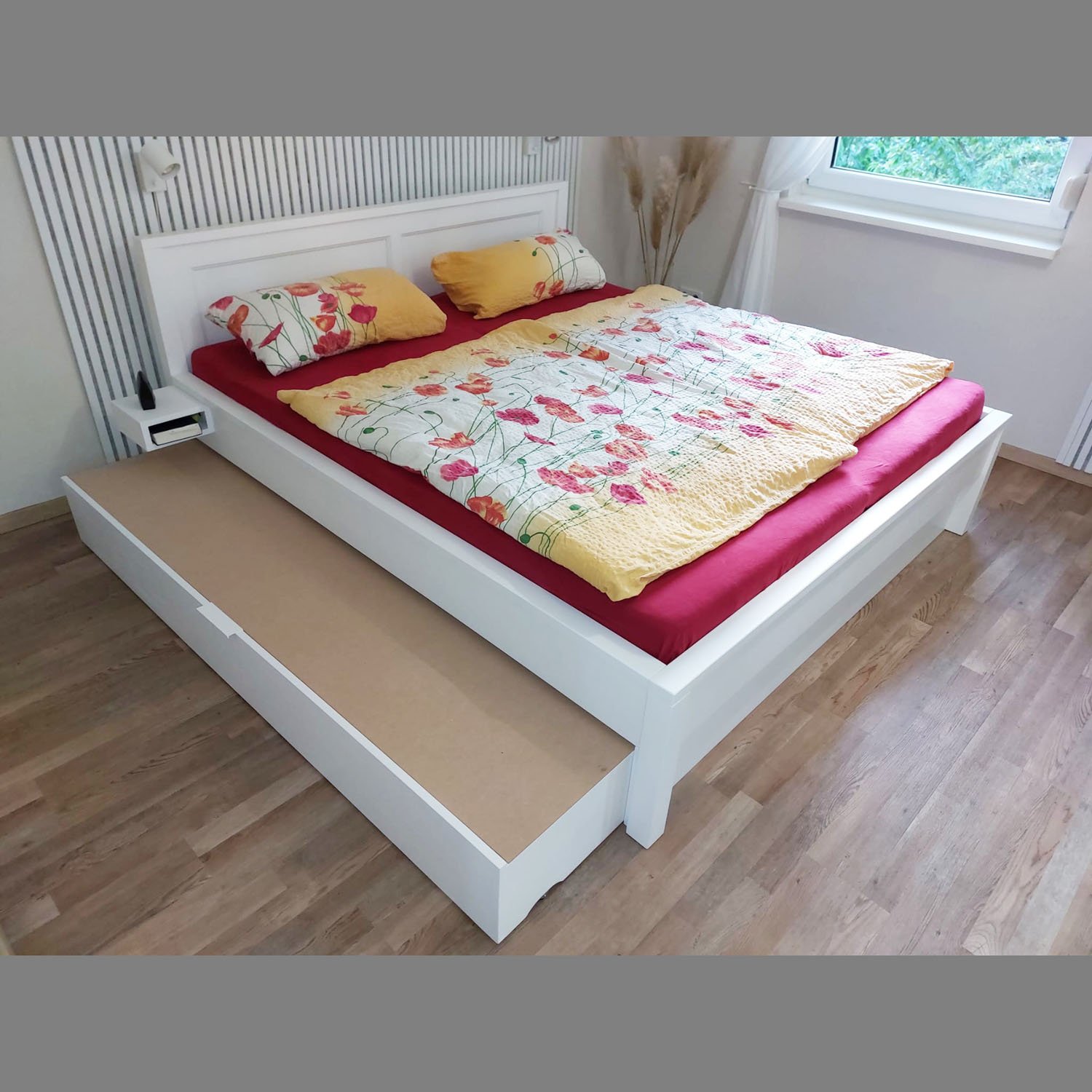 2023-Bett-mit-Kasten-02.jpg